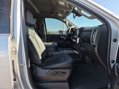 Used 2021 GMC Sierra 3500 SLT w/ SLT Premium Package AWD/4WD image 31