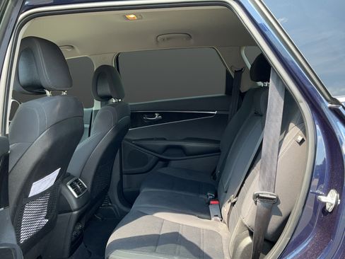 Used 2016 Kia Sorento AWD w/ LX Convenience Package image 19