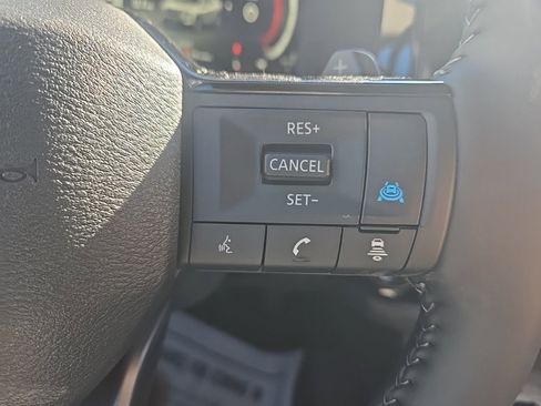 New 2026 Nissan Pathfinder Platinum image 17