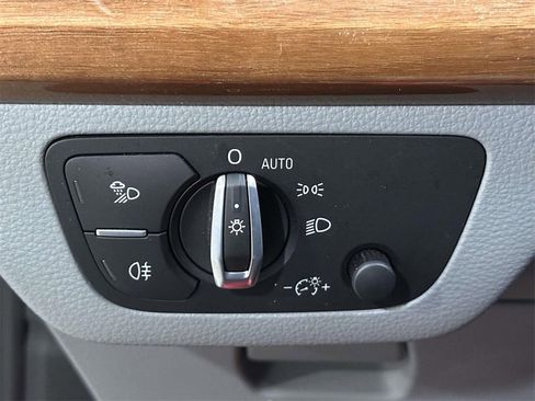 Used 2022 Audi Q5 2.0T Premium image 24