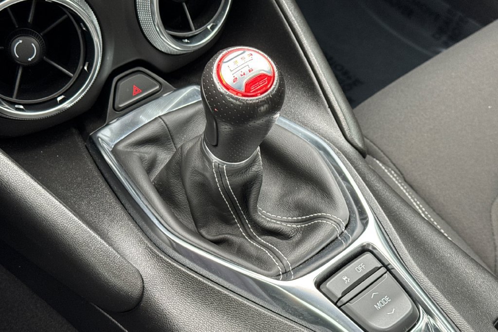 Used 2019 Chevrolet Camaro SS RWD image 22