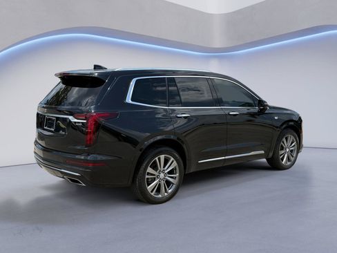 Used 2023 Cadillac XT6 Premium Luxury w/ Platinum Package AWD/4WD image 3