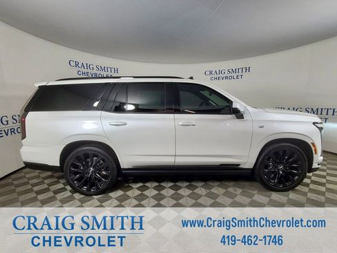 Used 2025 Cadillac Escalade Sport Platinum w/ LPO, ONYX Package image 25