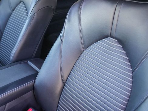 Used 2022 Toyota Highlander XSE FWD image 26