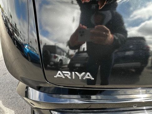 Used 2023 Nissan Ariya FWD image 4