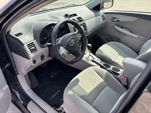 Used 2013 Toyota Corolla LE FWD image 9