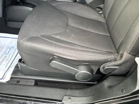 Used 2018 Jeep Wrangler Sport AWD/4WD image 11