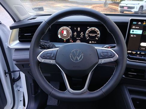 New 2026 Volkswagen Tiguan SE image 14