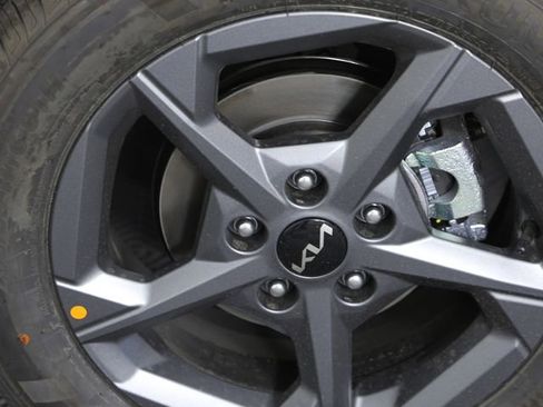 New 2026 Kia K4 LXS image 7