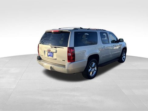 Used 2013 Chevrolet Suburban LTZ image 6