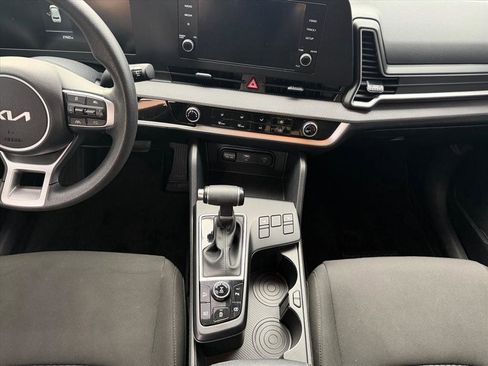 Used 2024 Kia Sportage LX image 16