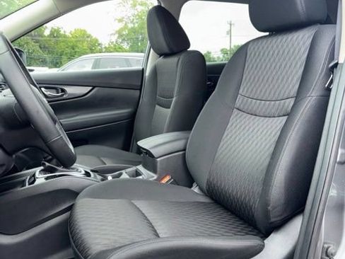 Used 2019 Nissan Rogue SV AWD/4WD image 14