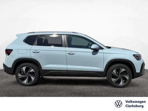 New 2026 Volkswagen Taos SE AWD/4WD image 4
