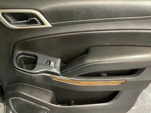 Used 2020 GMC Yukon XL Denali w/ Denali Premium Package image 34