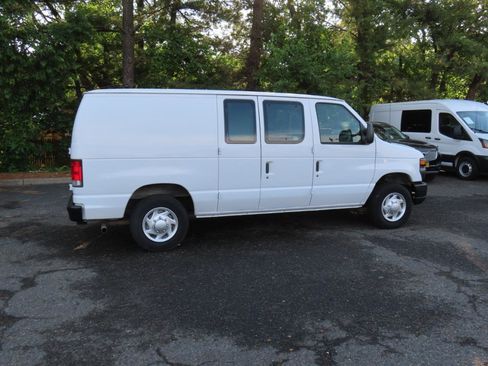 Used 2014 Ford E-150 and Econoline 150 RWD image 7