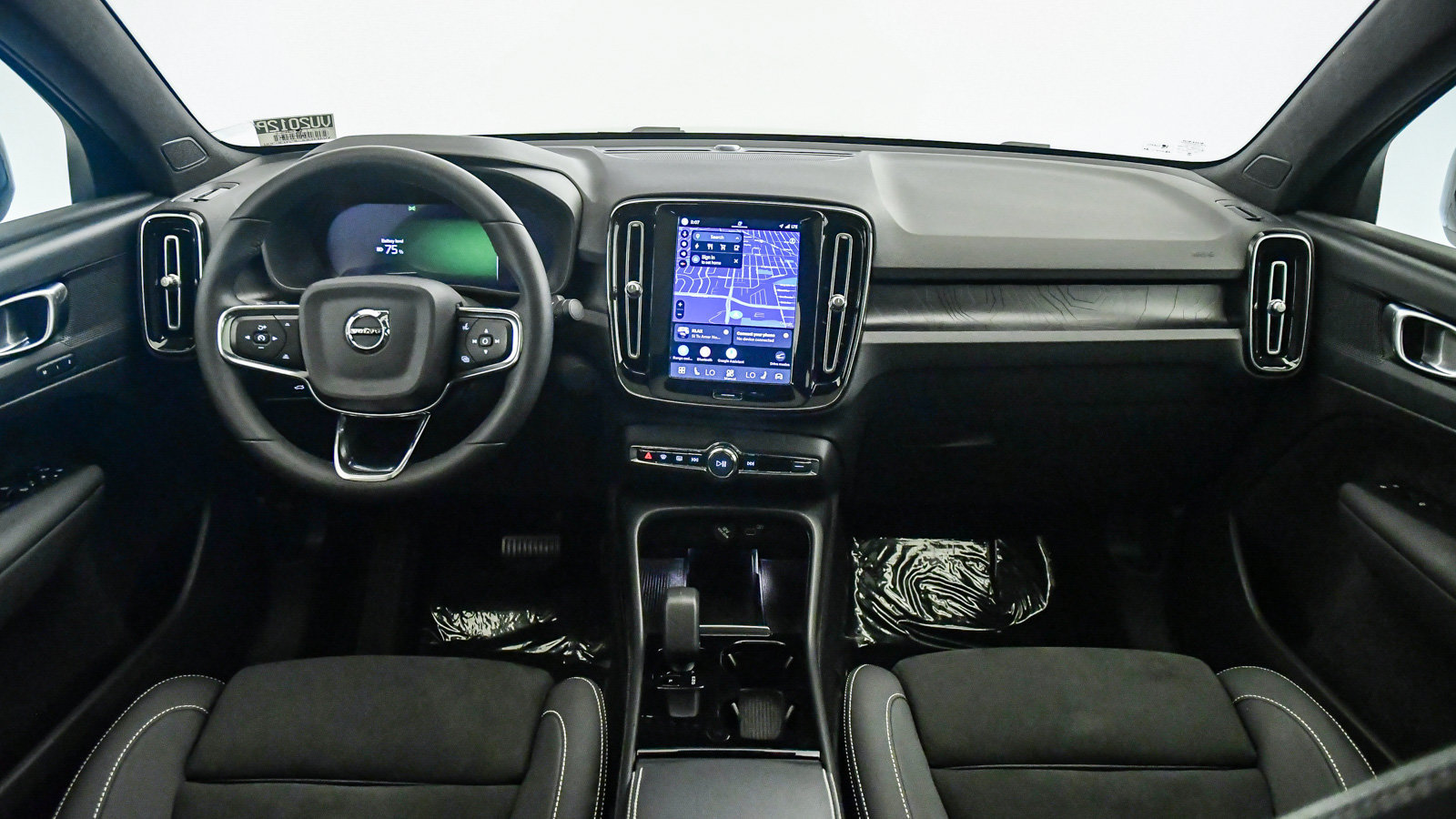 Certified 2023 Volvo C40 P8 Recharge Plus AWD/4WD image 16