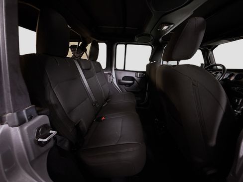 Used 2018 Jeep Wrangler Unlimited Sport S image 27