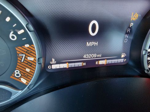 Used 2023 Jeep Renegade Trailhawk image 21