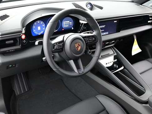 Certified 2025 Porsche Macan 4 Electric AWD/4WD image 6