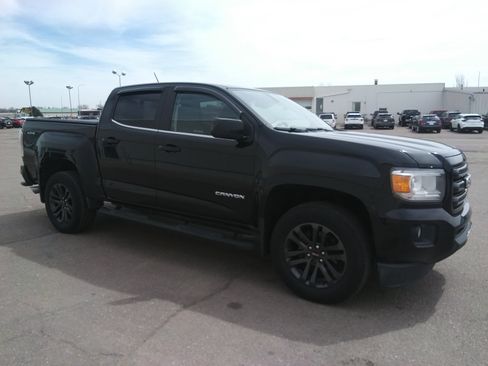 Used 2018 GMC Canyon SLE w/ Nightfall Edition AWD/4WD image 4