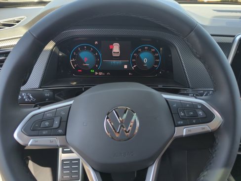 New 2026 Volkswagen Atlas Cross Sport SEL R-Line image 9