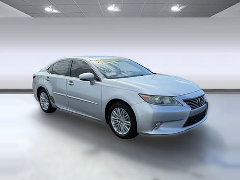 Used 2013 Lexus ES 350 w/ Luxury Pkg image 7