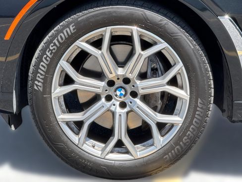 Used 2025 BMW X7 xDrive40i AWD/4WD image 11