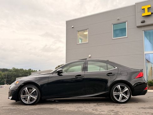 Used 2018 Lexus IS 300 w/ Comfort Package RWD image 20