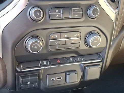 Used 2022 Chevrolet Silverado 3500 LT image 15