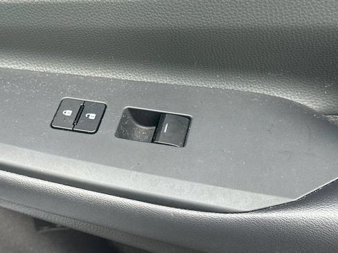 Used 2023 Toyota Prius LE FWD image 21