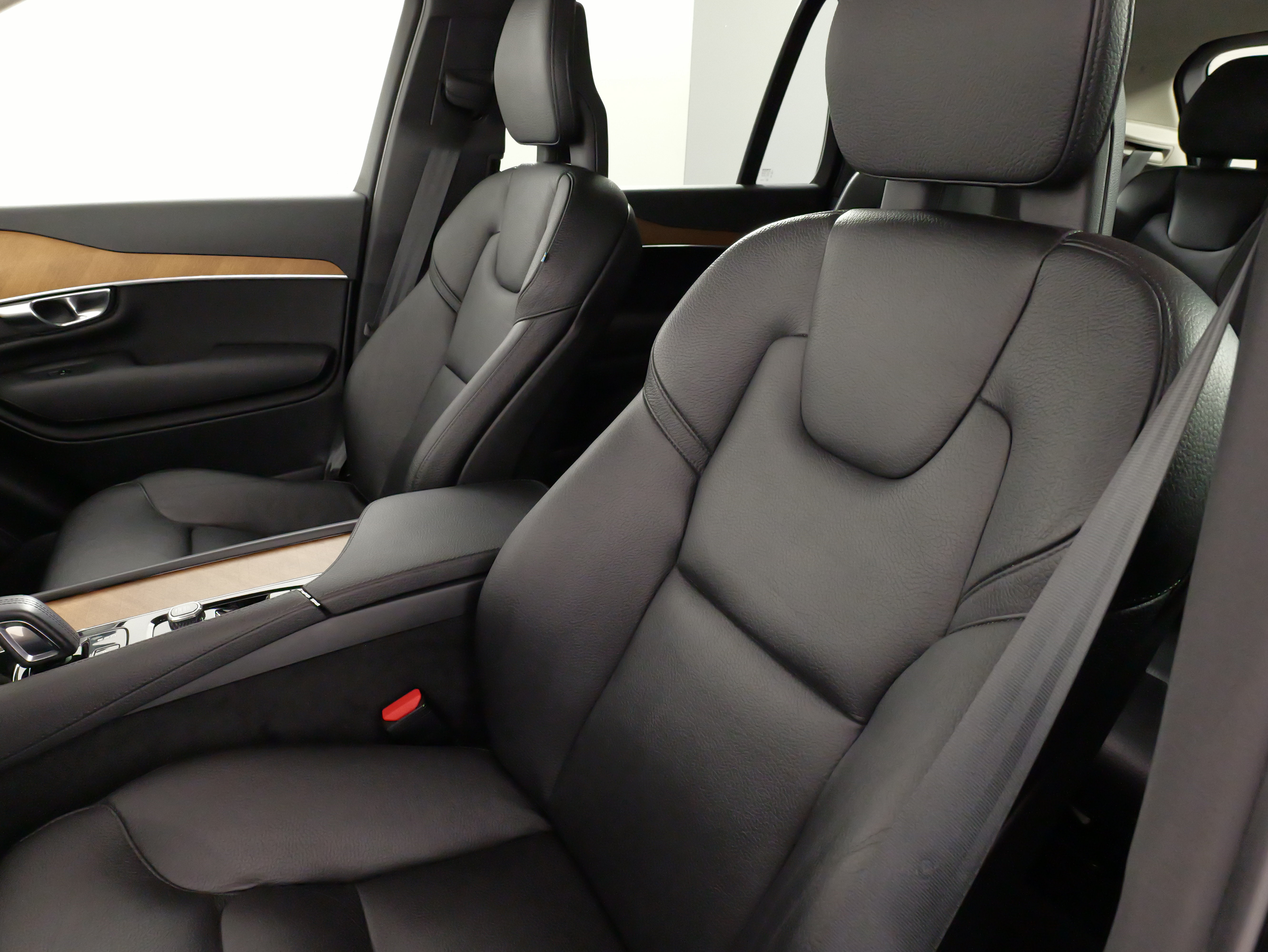 Used 2021 Volvo XC90 T8 Inscription Expression w/ Protection Package Premier AWD/4WD image 28