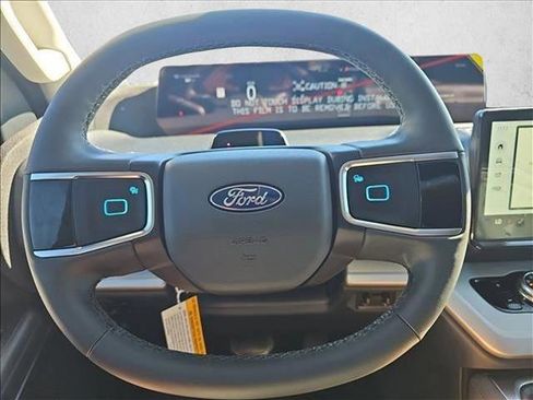 New 2026 Ford Expedition Active image 17