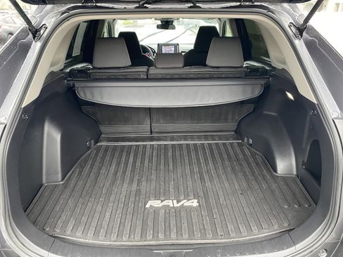 Used 2022 Toyota RAV4 XLE image 36