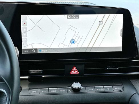 Used 2025 Hyundai Elantra SEL FWD image 20