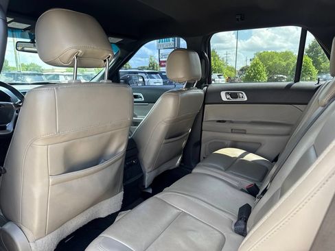 Used 2014 Ford Explorer XLT w/ Equipment Group 202A FWD image 14