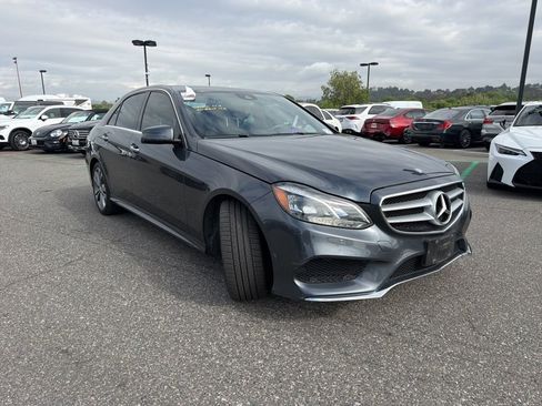 Used 2016 Mercedes-Benz E 350 Sedan image 3