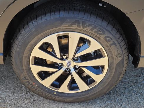 Used 2025 Subaru Outback Premium image 22