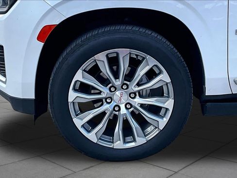 Used 2023 GMC Yukon Denali w/ LPO, Floor Liner Package AWD/4WD image 11