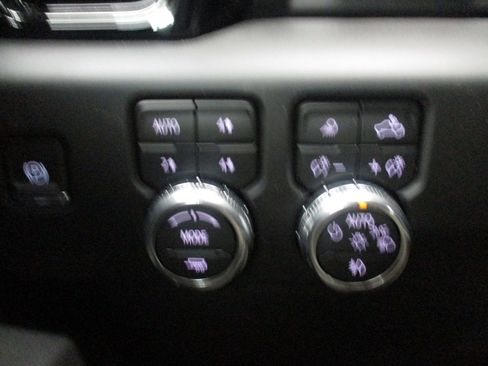 New 2026 GMC Sierra 1500 AT4 w/ Technology Package AWD/4WD image 43