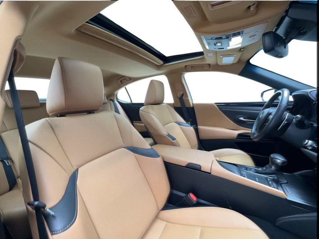 Used 2022 Lexus ES 250 w/ Accessory Package AWD/4WD image 32
