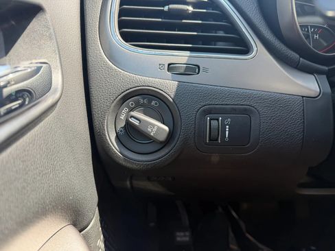 Used 2017 Dodge Journey Crossroad FWD image 18