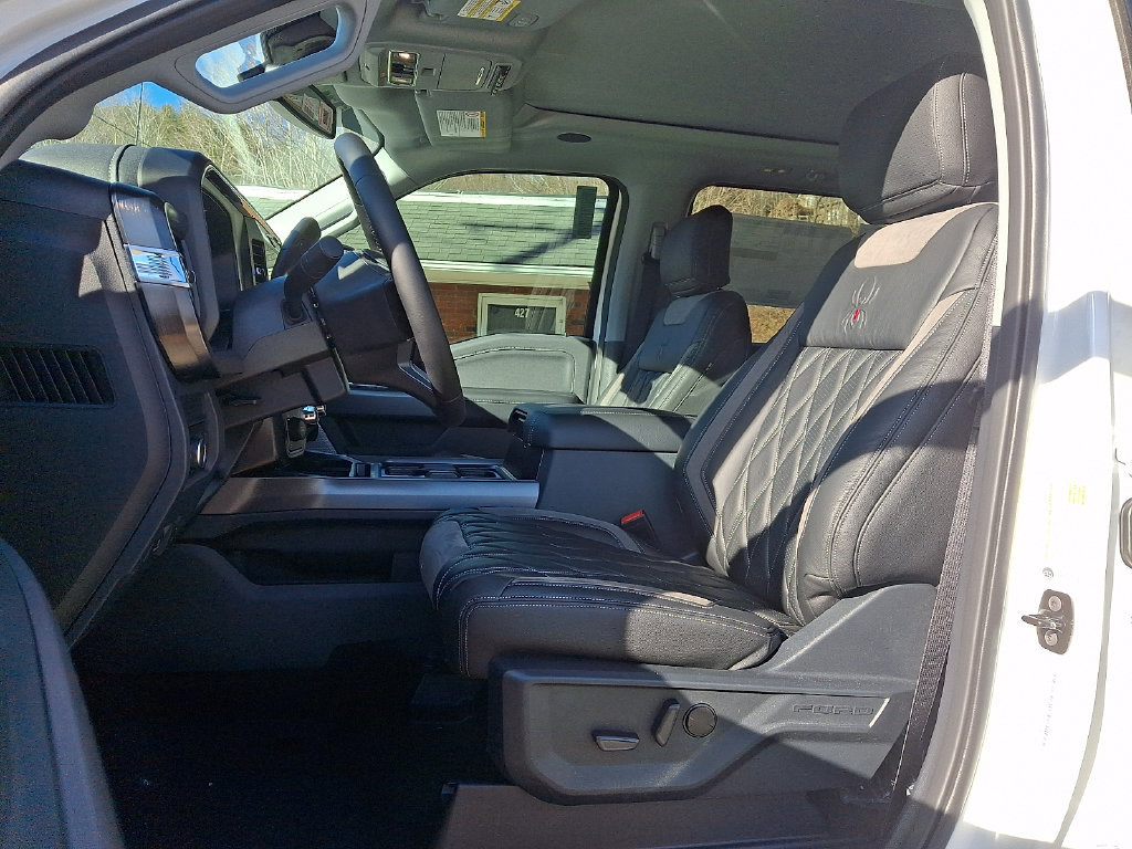 New 2026 Ford F250 Lariat w/ Black Appearance Package AWD/4WD image 6