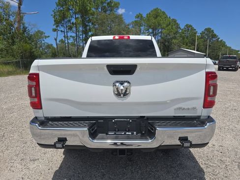 Used 2024 RAM 3500 Tradesman w/ Chrome Appearance Group AWD/4WD image 5