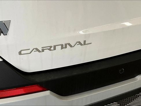 New 2026 Kia Carnival LXS FWD image 13