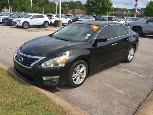 Used 2015 Nissan Altima 2.5 SV FWD image 3
