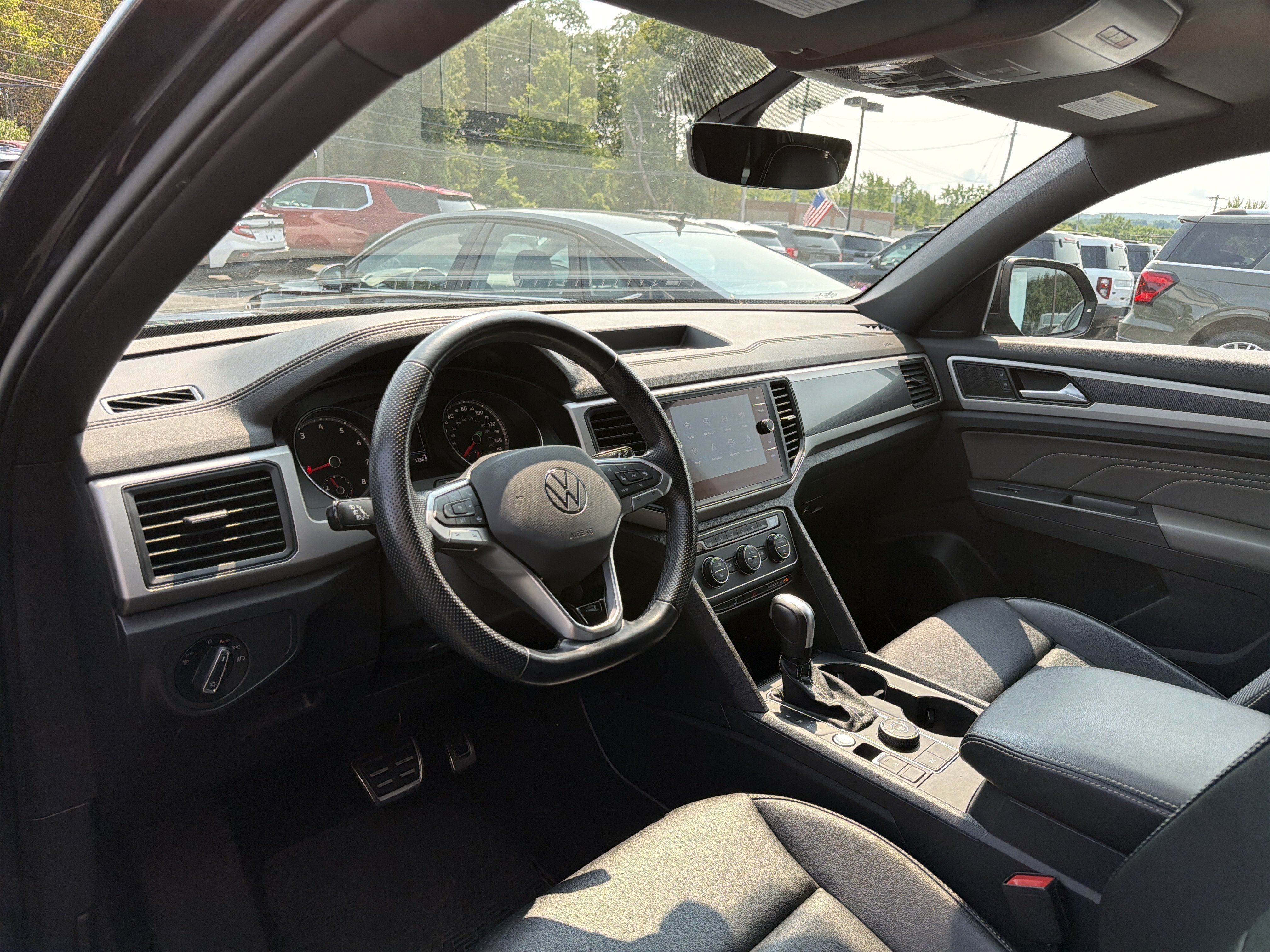 Used 2021 Volkswagen Atlas Cross Sport SE AWD/4WD image 10
