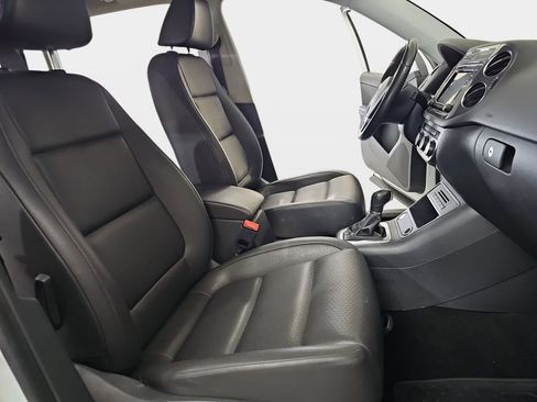 Used 2016 Volkswagen Tiguan SE image 12