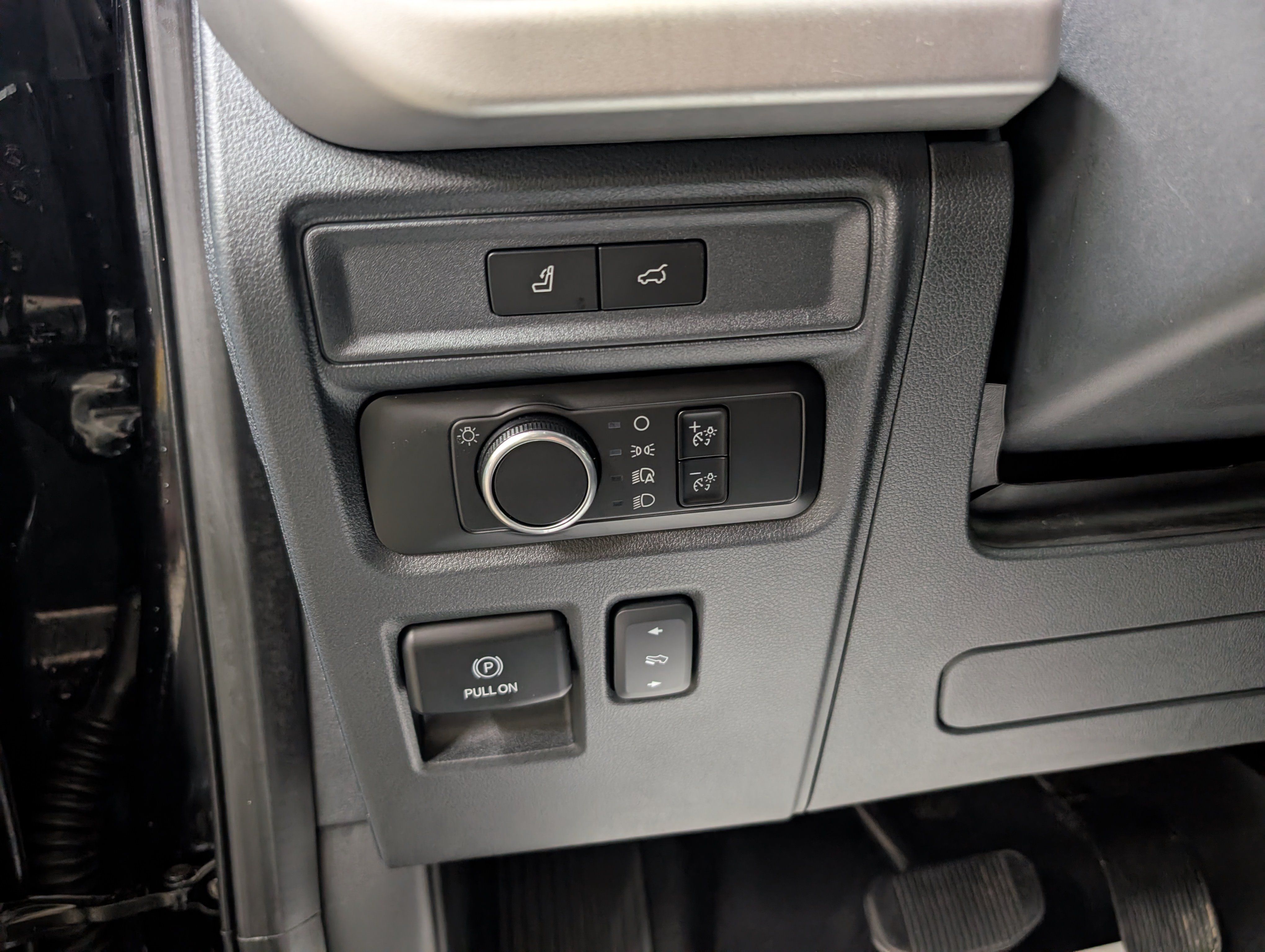 Used 2024 Ford Expedition Max XLT AWD/4WD image 16