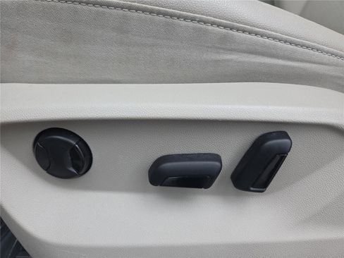 Certified 2023 Volkswagen Atlas SE w/ Black Wheel Package image 14