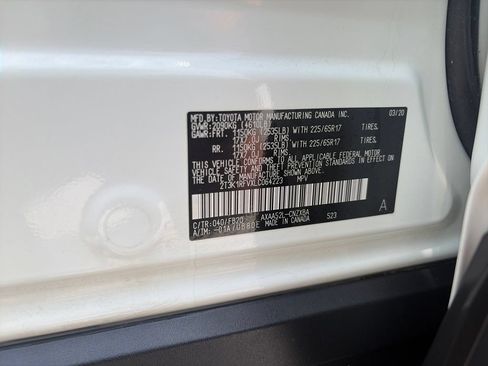 Used 2020 Toyota RAV4 LE FWD image 29